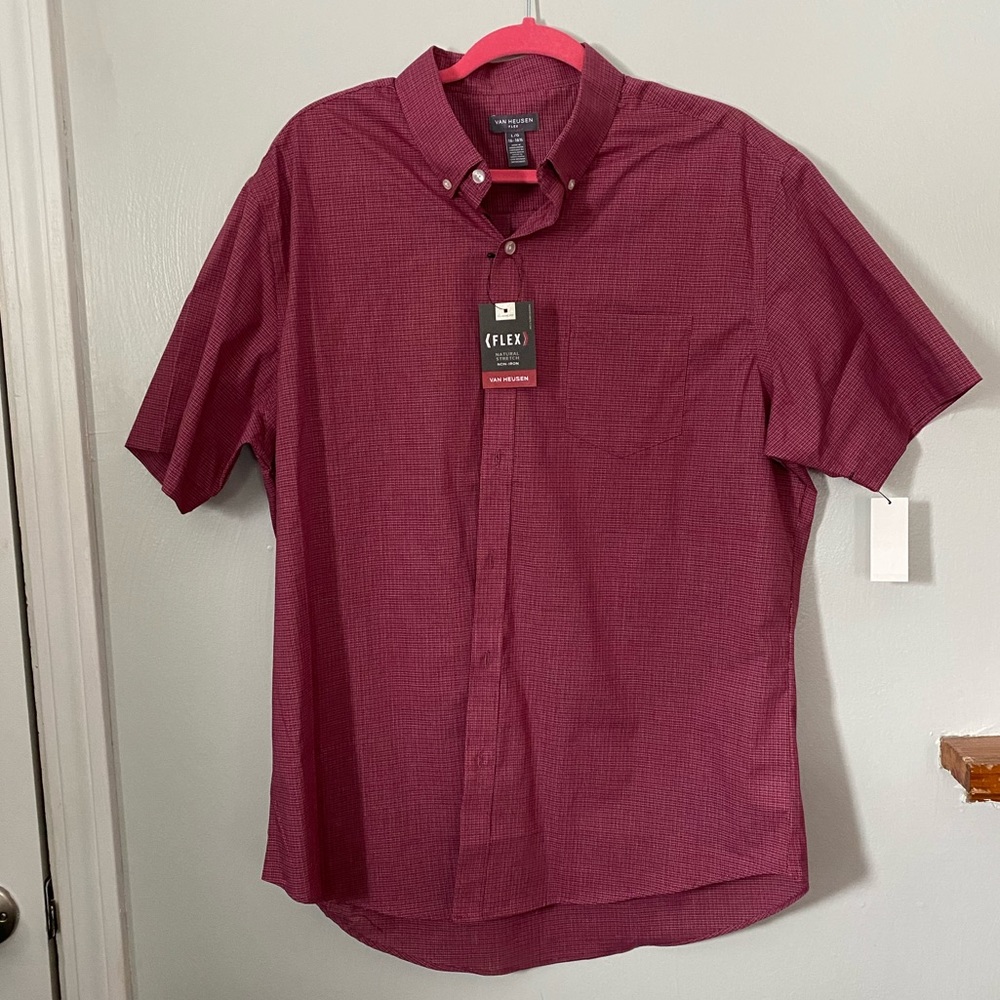 Men’s Van Heusen Red Plaid Large Short Sleeve Button-Up Shirt
